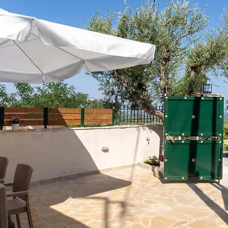 Onar House - Modern In Nature *