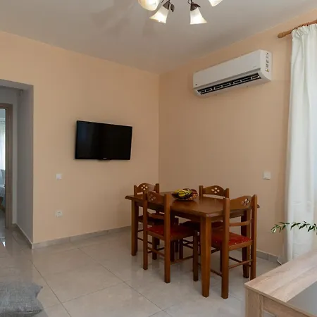 Onar House - Modern In Nature * Mouzákion