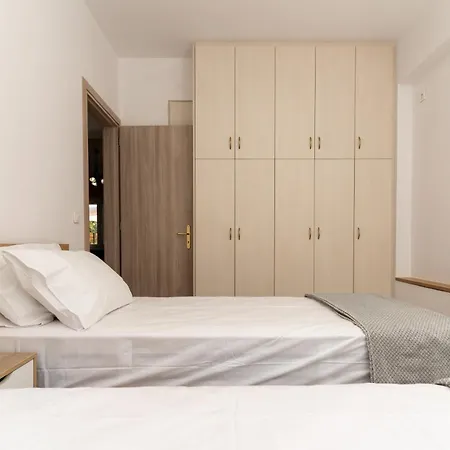 Onar House - Modern In Nature