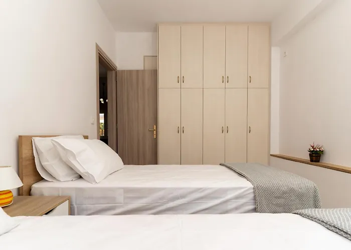 Onar House - Modern In Nature