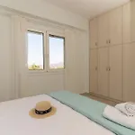 Onar House - Modern In Nature
